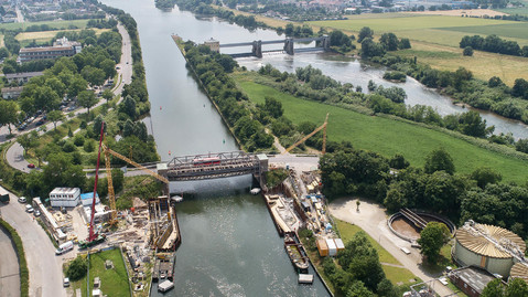 Aerial view of the construction site for the new Ladenburg flood barrier